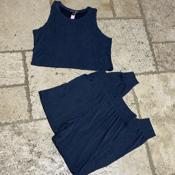 Victoria’s Secret Joggers and Matching Tank Size M 🆕 With tags - Picture 2 of 7